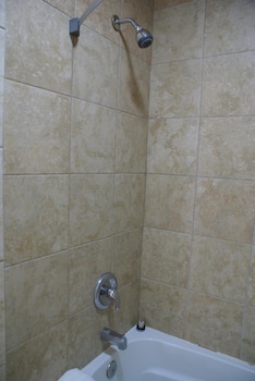 Queens Inn Anaheim,Fullerton>>Anaheim,2 star