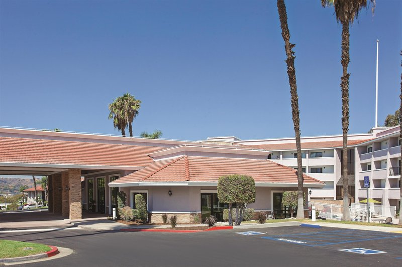 La Quinta Inn & Suites By Wyndham Pomona