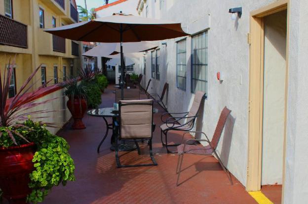 old town western inn and suites