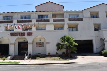 old town western inn and suites