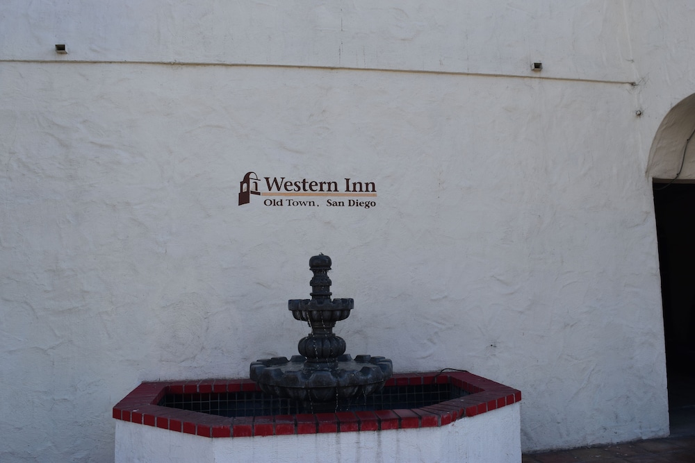 old town western inn and suites