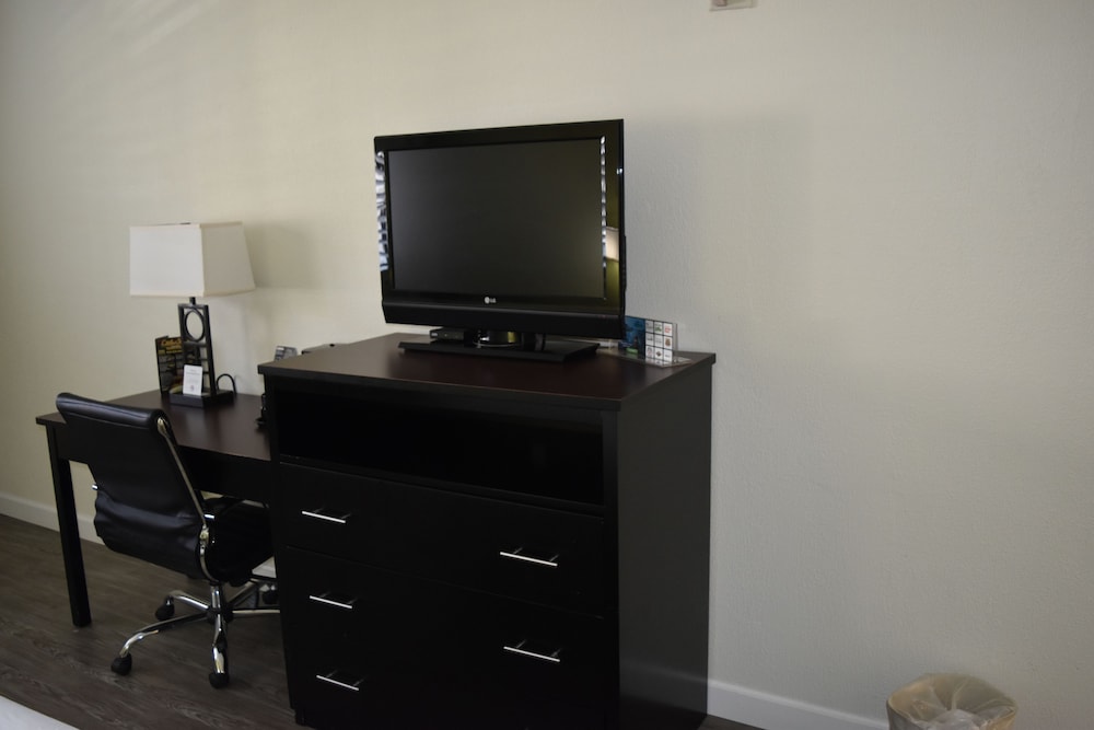 old town western inn and suites