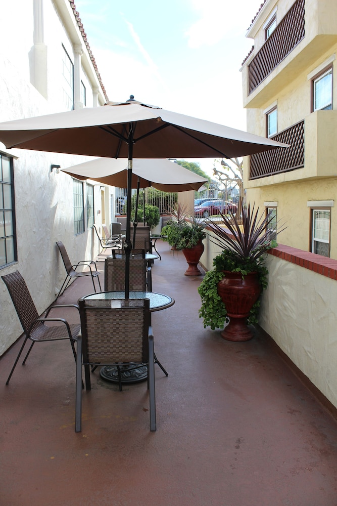 old town western inn and suites