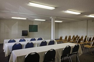 Days Inn By Wyndham Hemet,Riverside>>Hemet,2 star