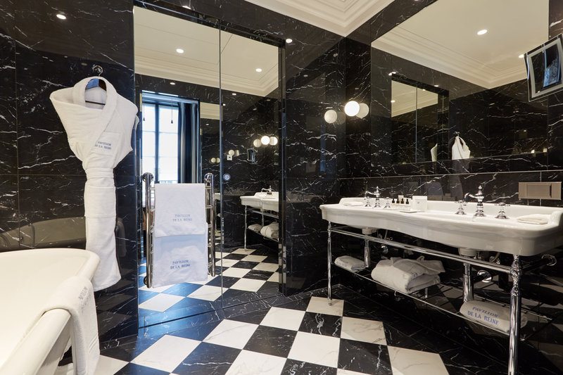pavillon de la reine and spa place des vosges
