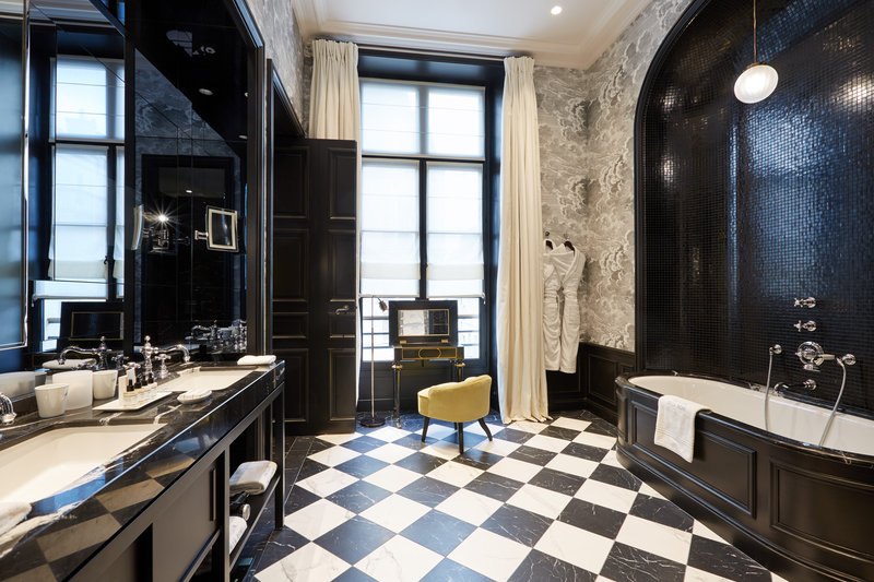 pavillon de la reine and spa place des vosges
