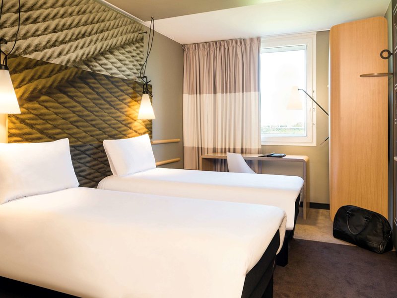 ibis paris saint denis stade sud