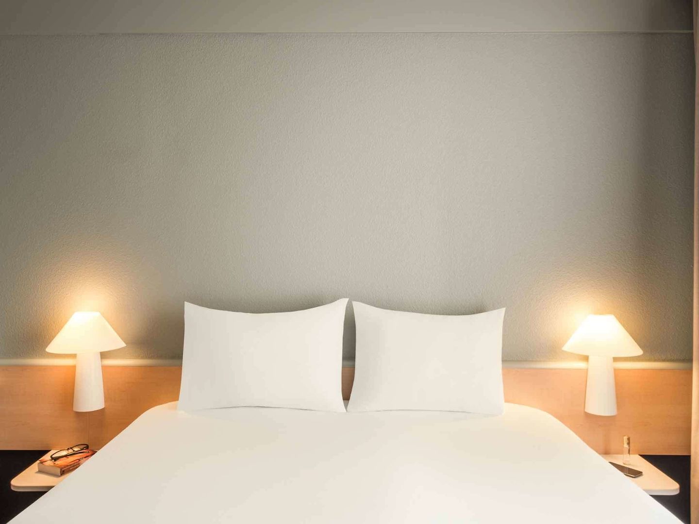 hotel ibis paris levallois perret adults only