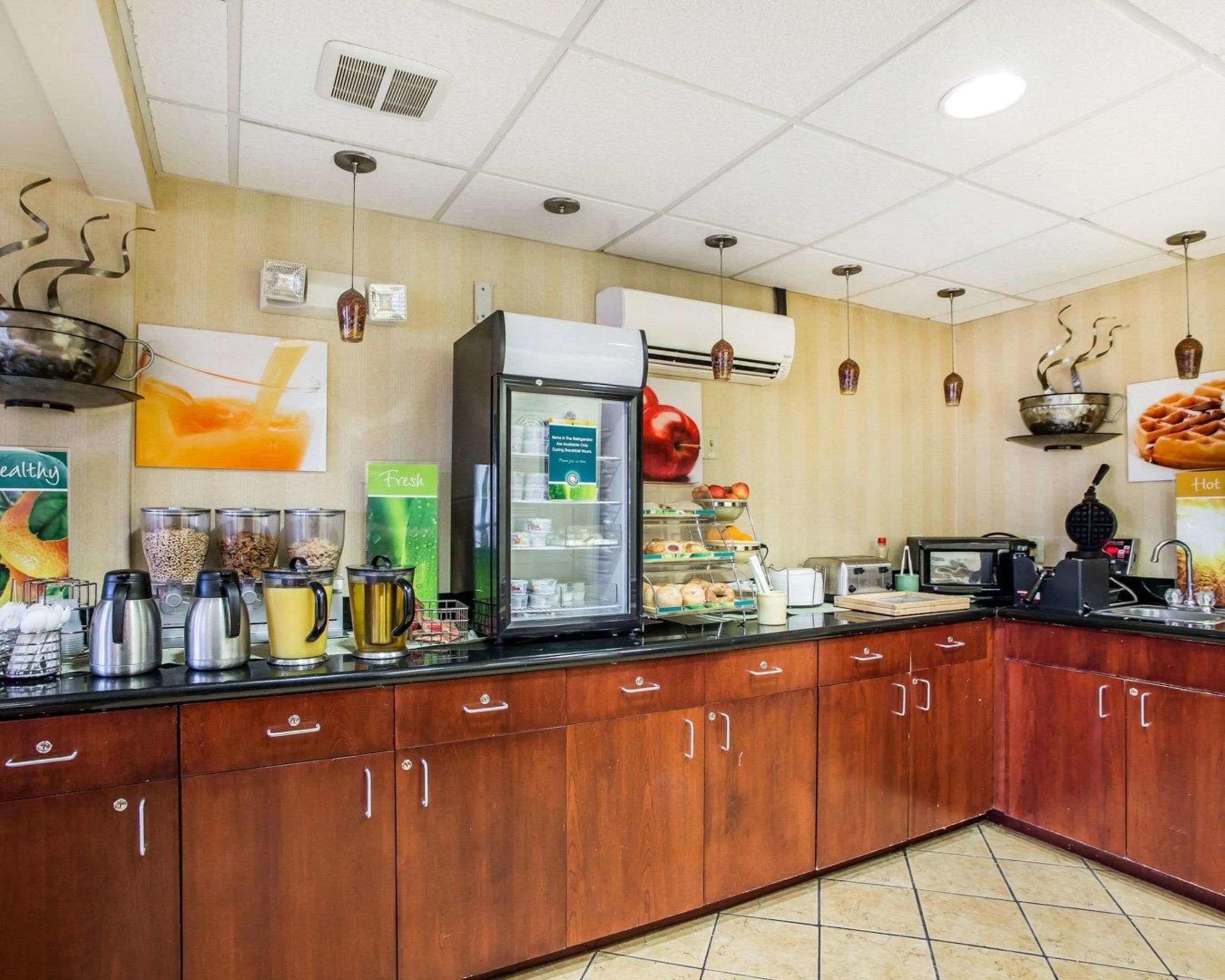 hibiscus inn and suites