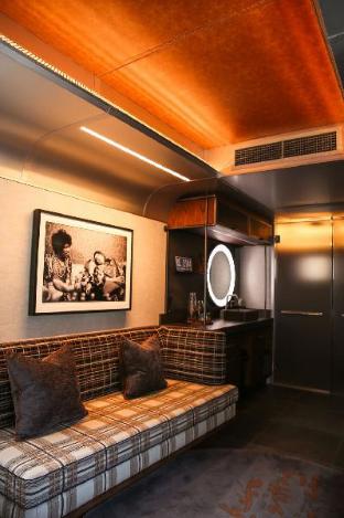 the verb hotel
