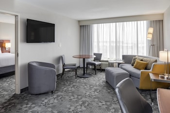 courtyard by marriott boston logan airport