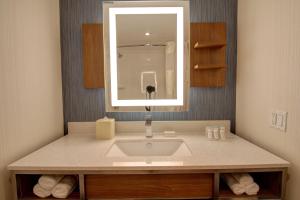 Hilton Garden Inn Toronto - Mississauga,Burlington>>Brampton,4 star