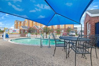 super 8 by wyndham san antonio downtown ne