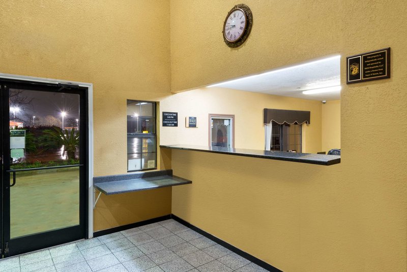 super 8 by wyndham san antonio riverwalk area