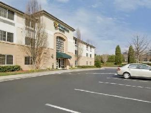 Extended Stay America Select Suites Atlanta Perimeter Peacht,Atlanta>>Alpharetta,3 star