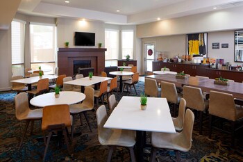 residence inn by marriott atlanta airport north virginia ave