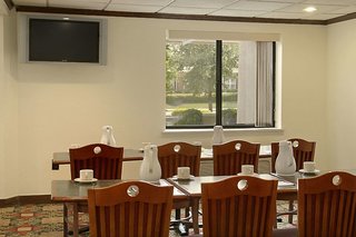 baymont by wyndham arlington at six flags dr