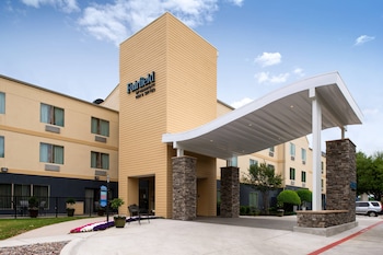 fairfield inn and suites by marriott arlington six flags