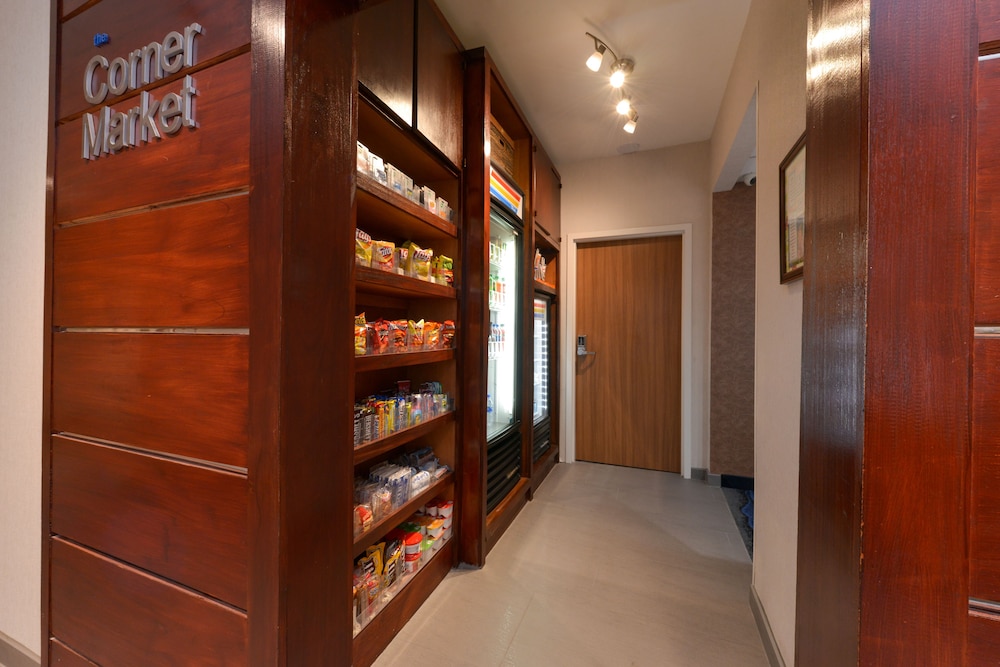 fairfield inn and suites by marriott arlington six flags