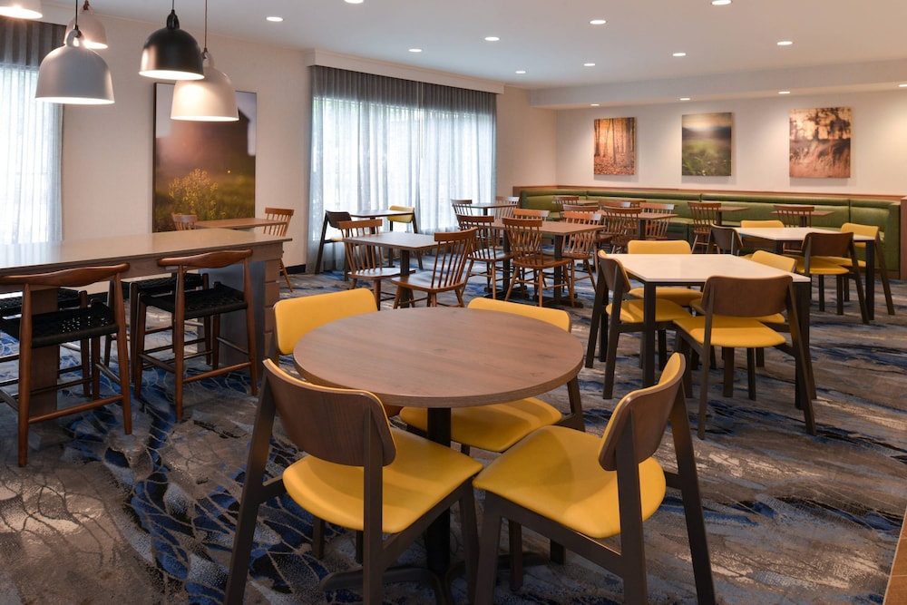 fairfield inn and suites by marriott arlington six flags