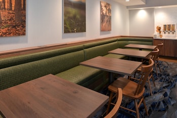 fairfield inn and suites by marriott arlington six flags