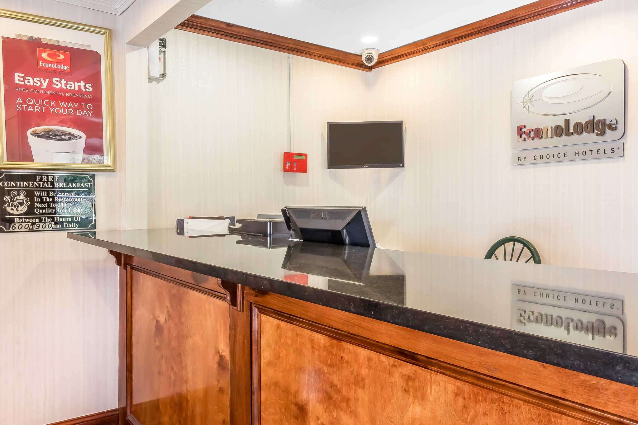 red carpet inn philadelphia airport