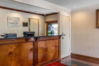 red carpet inn philadelphia airport