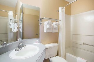 super 8 by wyndham myrtle beach market common area