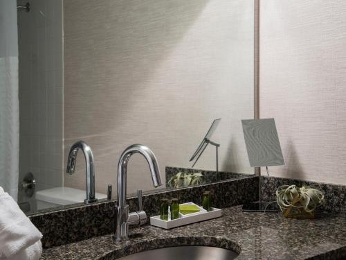 hotel preston nashville airport