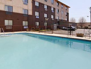 super 8 by wyndham nashville dntn opryland area