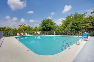super 8 by wyndham nashville dntn opryland area