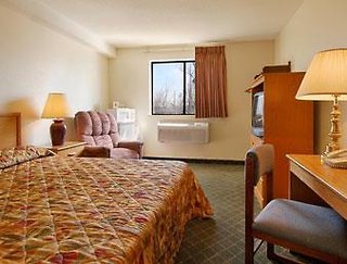 super 8 by wyndham nashville dntn opryland area