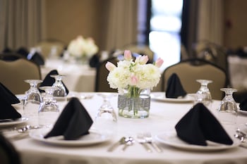 Holiday Inn Phoenix - Chandler By Ihg,Near Ocotillo Golf Resort,3 star