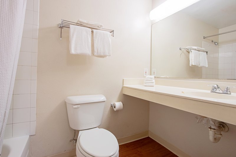 hometowne studios by red roof phoenix black canyon highway