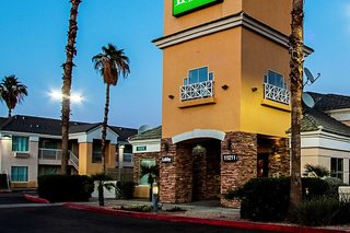 hometowne studios by red roof phoenix black canyon highway