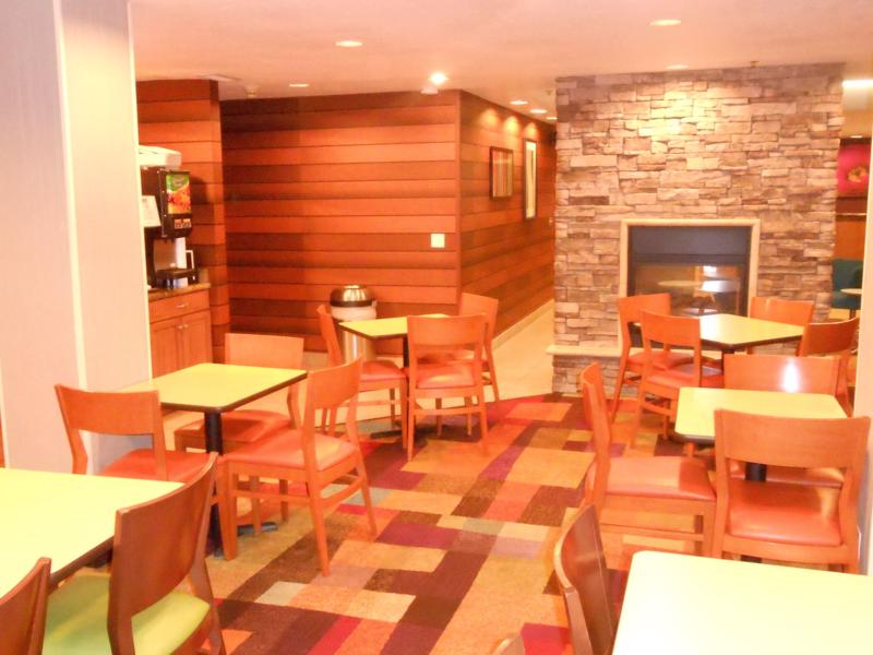 Holiday Inn Express & Suites Phoenix - Mesa West,Phoenix>>Mesa,3 star
