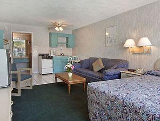 Days Inn By Wyndham St. Petersburg Central,St. Petersburg>>St. Pete Beach,2 star