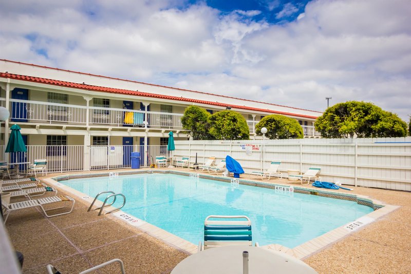 motel 6 austin tx midtown