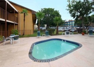 Quality Inn & Suites Nrg Park - Medical Center,Downtown Houston>>Astrodome,3 star