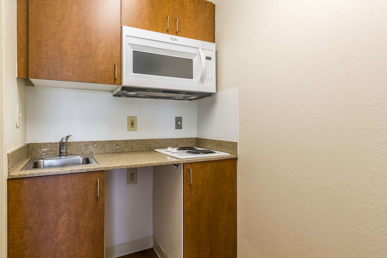 hometowne studios by red roof houston northwest