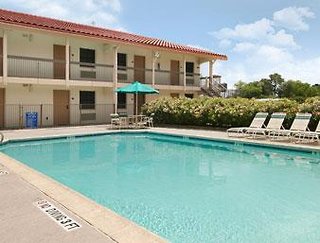 Red Roof Inn Houston North - Fm 1960 & I-45,In The Suburbs,2 star