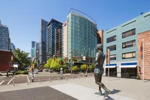 Hampton Inn And Suites By Hilton, Downtown Vancouver,British Columbia>>Downtown Vancouver,4 star
