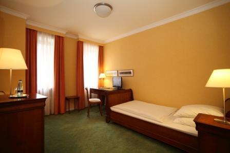 hotel alster hof