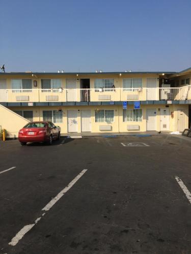 economy inn monterey
