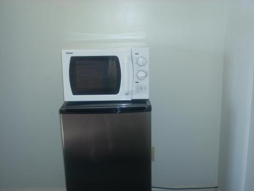 economy inn monterey