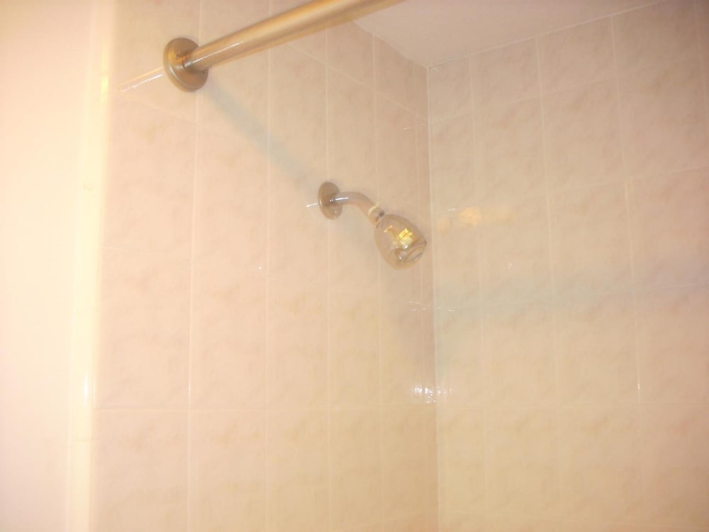 economy inn monterey