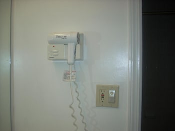 economy inn monterey