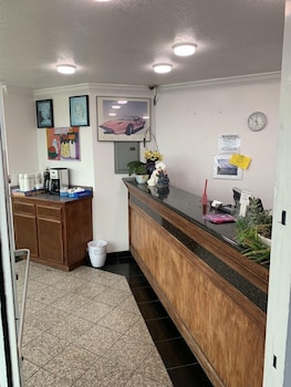 economy inn monterey