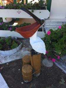 Monterey Pines Inn,Monterey>>Los Angeles County,2 star