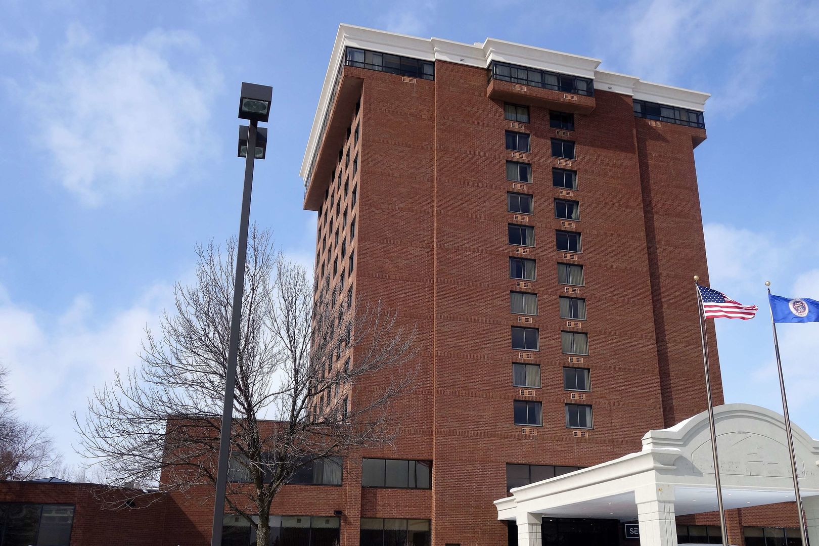 radisson hotel brooklyn center
